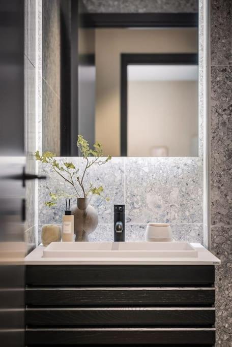 Stay L Luxurious Hideaway In Centrum Bergen Exteriör bild